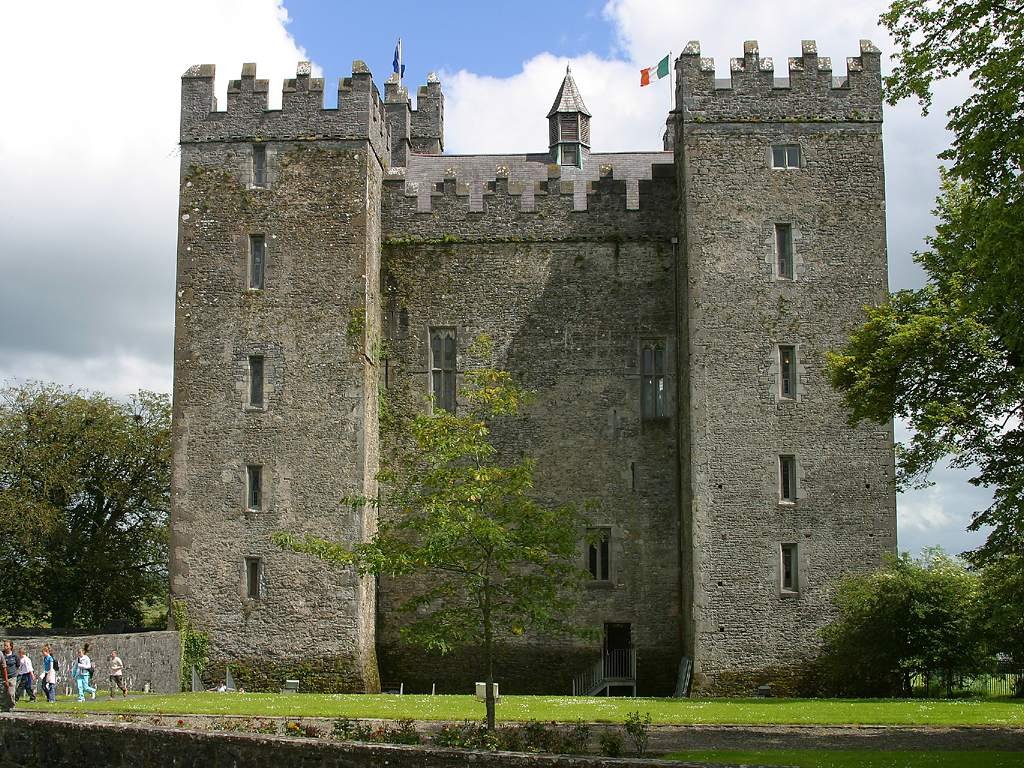 Bunratty Castle, Wild Atlantic Way — West