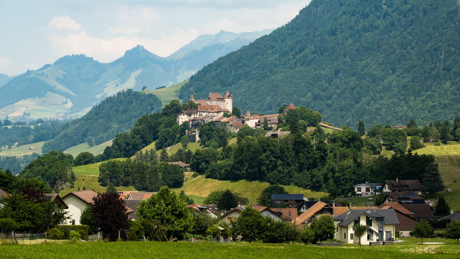 Gruyères, Fribourg & Neuchâtel