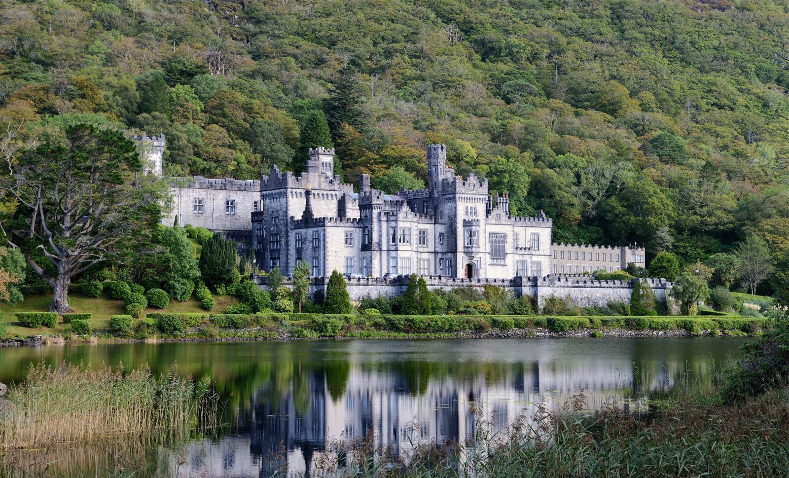 Kylemore Abbey, Wild Atlantic Way — West
